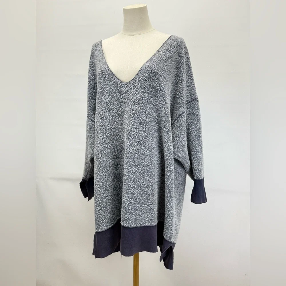 INTIMATELY FREE PEOPLE Navy V-Neck distressed oversized fleece Sweatshirt size S - Picture 6 of 13